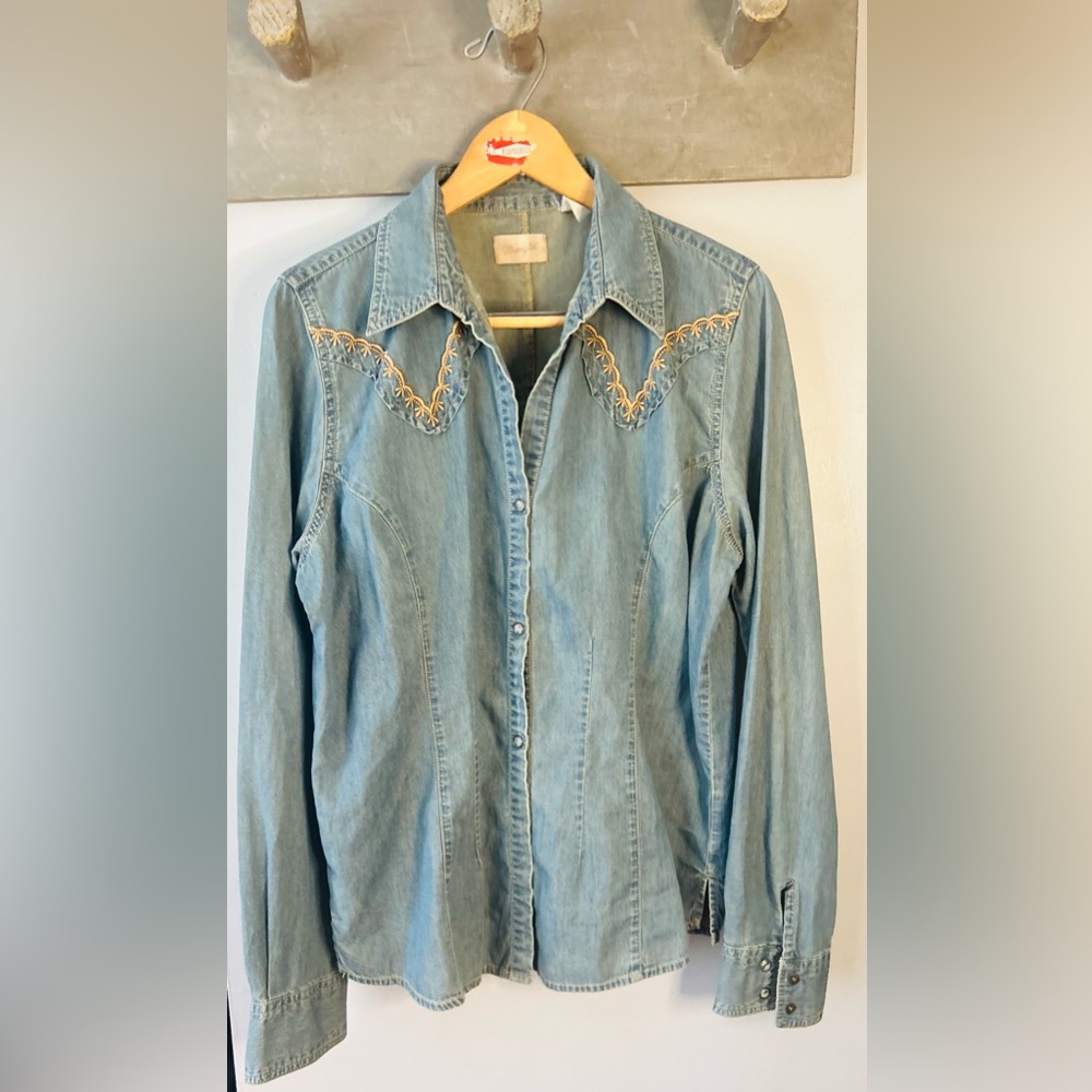 Wrangler embroidered denim shirt - Picture 2 of 16